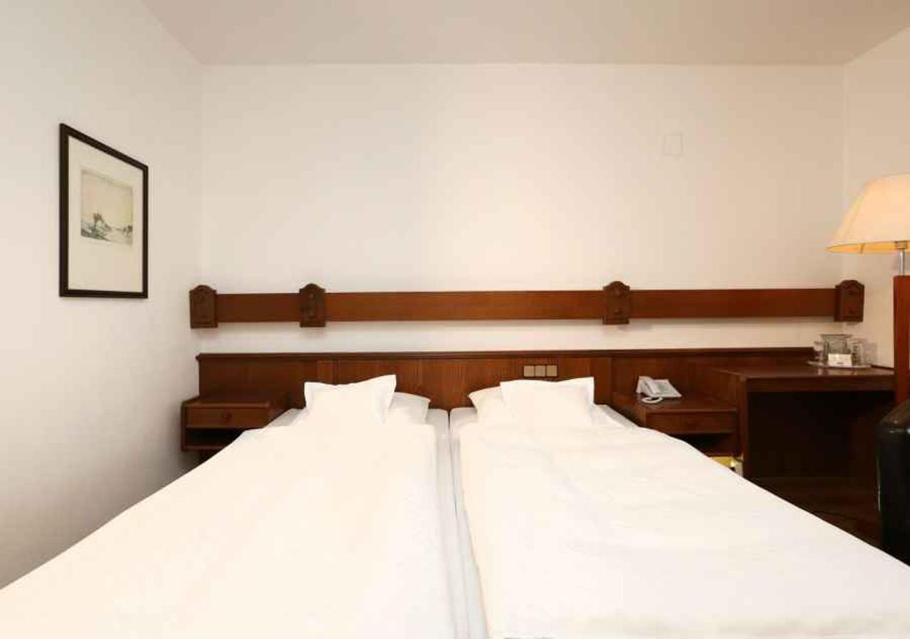 Jägerhof Hotell Langenhagen  Exteriör bild